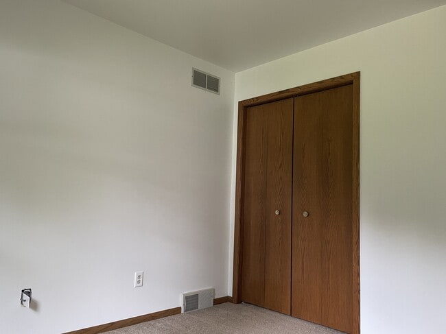 Building Photo - 323 Santa Fe Trail