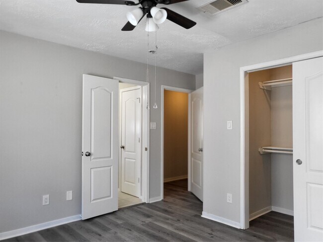 Building Photo - 7415 Hollister Ridge