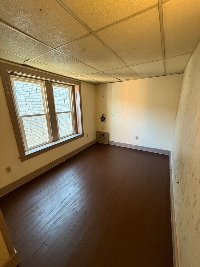 Building Photo - 459 New St