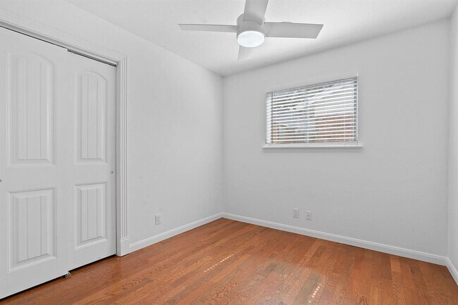 Building Photo - 2407 Southland Dr