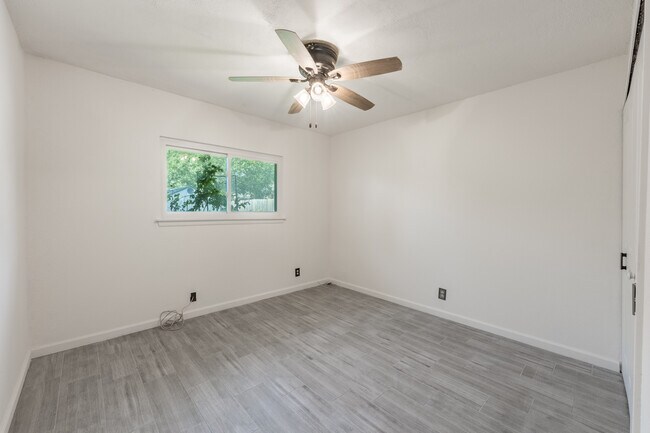 Building Photo - 6822 Rivulet
