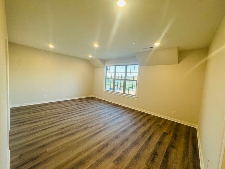 Building Photo - 8089 Atlee Ct