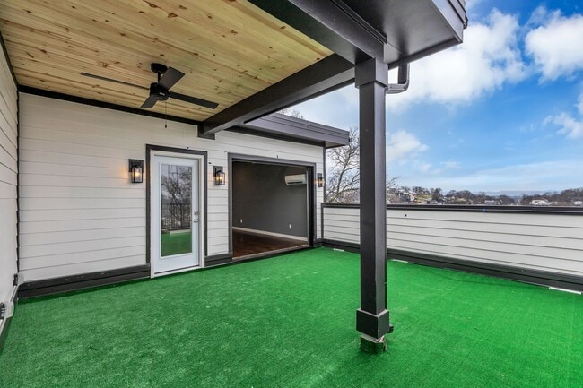 Building Photo - 418 37th Ave N