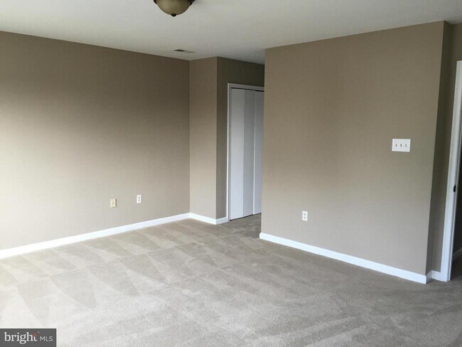 Building Photo - 96 Tanterra Dr