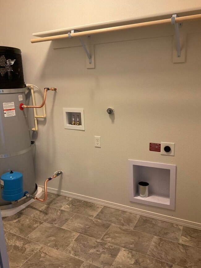 Building Photo - 627 Koontz Rd