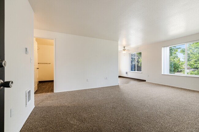 Building Photo - Orchards Apartments