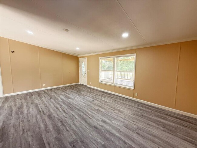 Building Photo - 16767 Oak Knoll Dr