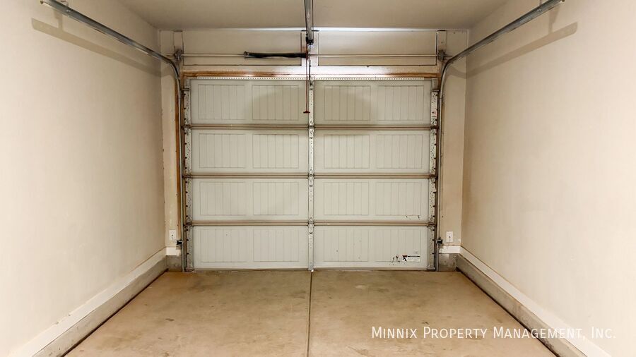 Building Photo - 2133 Kokomo Ave