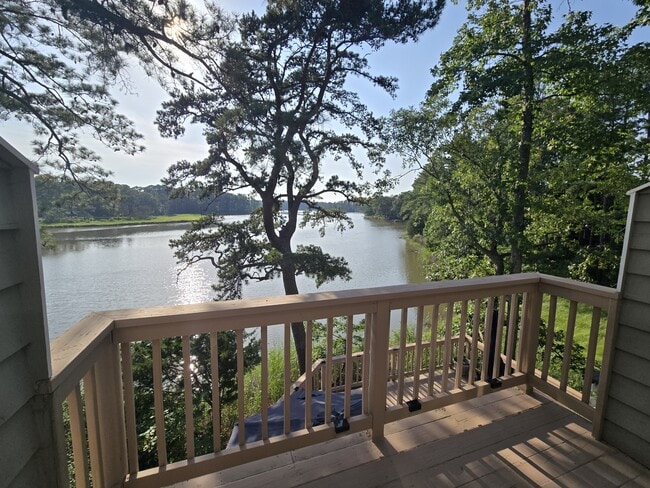 Building Photo - 2717 Seashore Cove