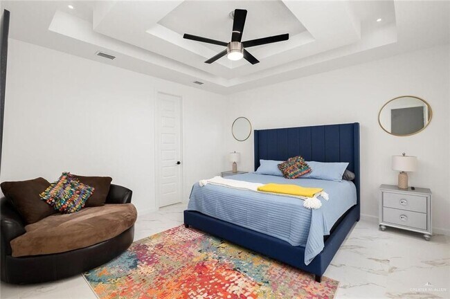 Building Photo - 4909 Sequoia Ave