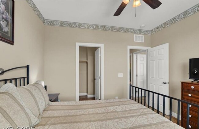 Building Photo - 4630 Summer Azure St