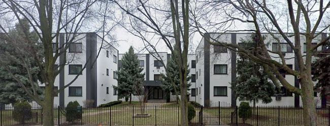 Building Photo - 7621 N Sheridan Rd