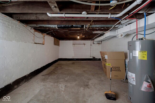 Building Photo - 2248 Nowland Ave