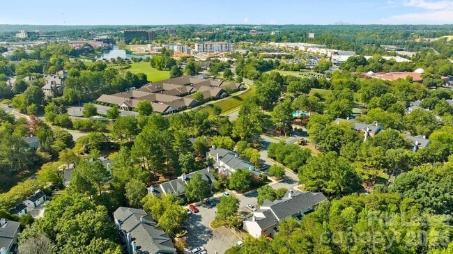Building Photo - 670 Emerald Cove Dr