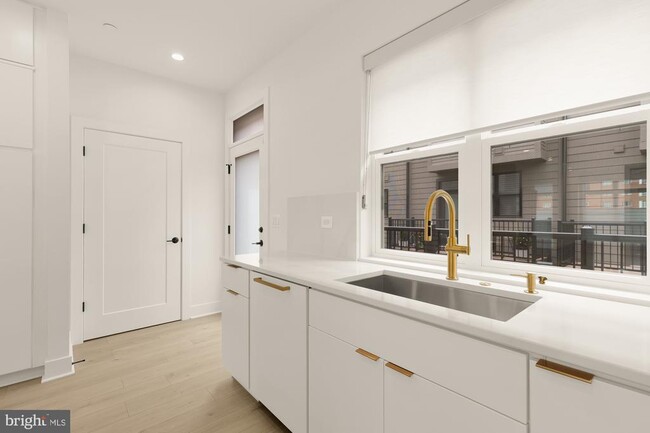 Building Photo - 5530 Topaz Ln