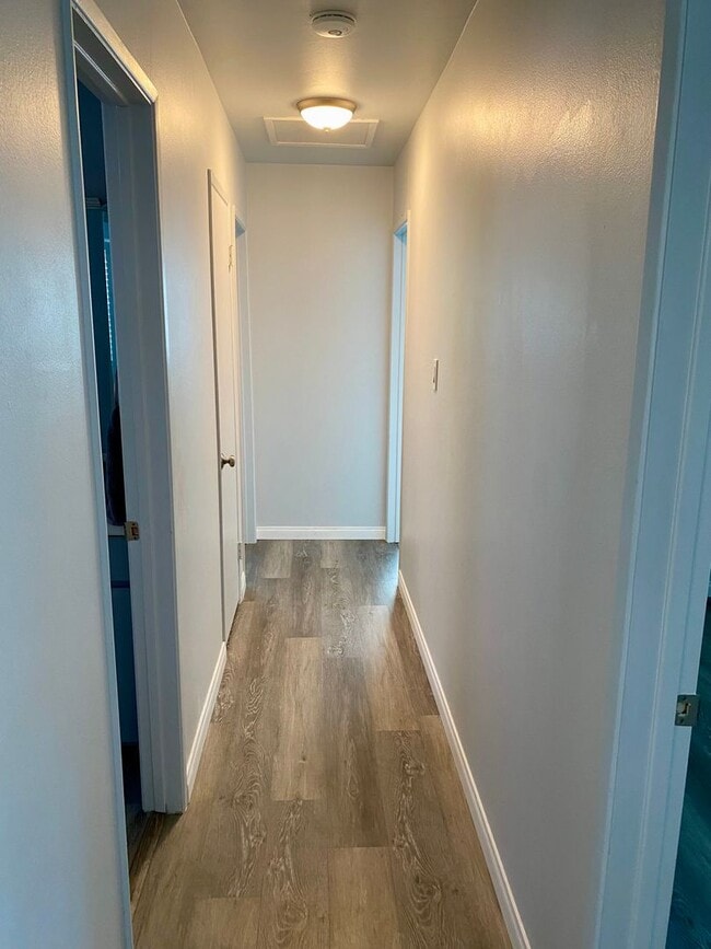 Building Photo - Beautiful 3 Bed/2 Bath Walking Distance fr...