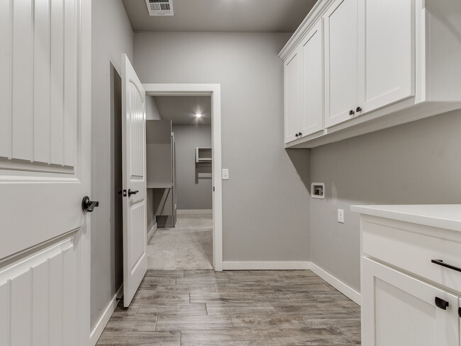 Building Photo - 3212 Hayven Cir