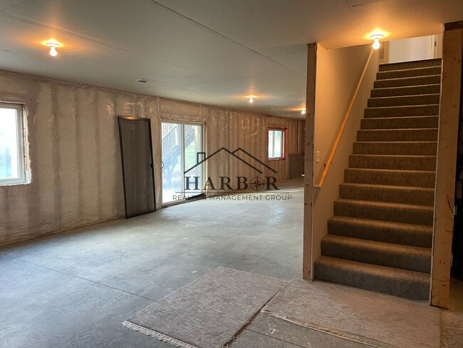 Building Photo - 2049 Kerry Dr NE