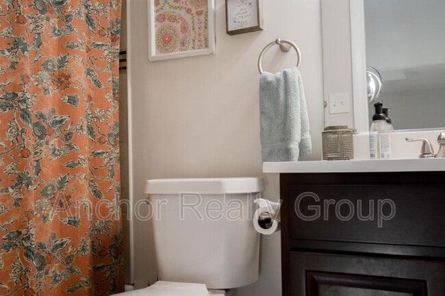 Building Photo - 331 Sunflower Ct