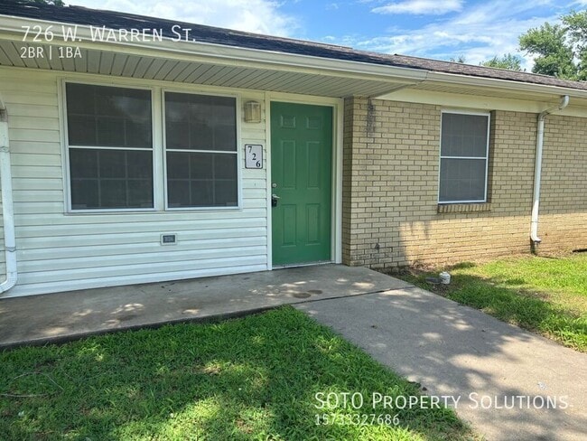 Primary Photo - 726 Warren St