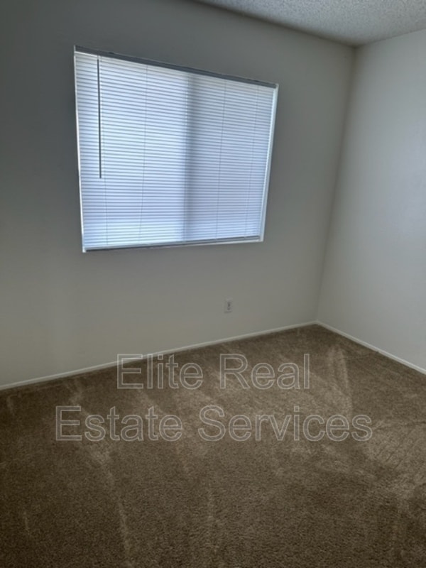 Building Photo - 725 Pidgeon St