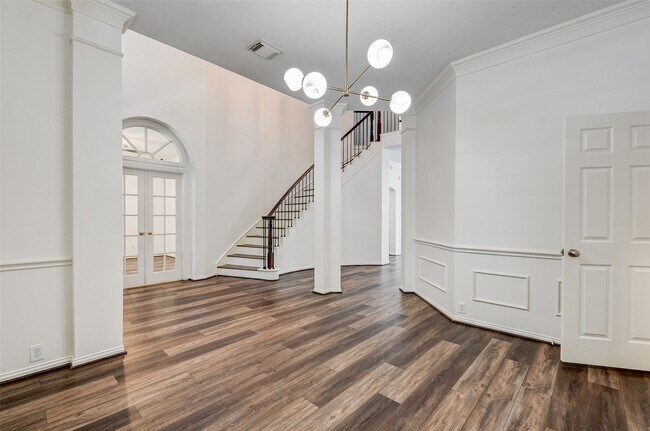 Building Photo - 203 Hazelcrest Dr