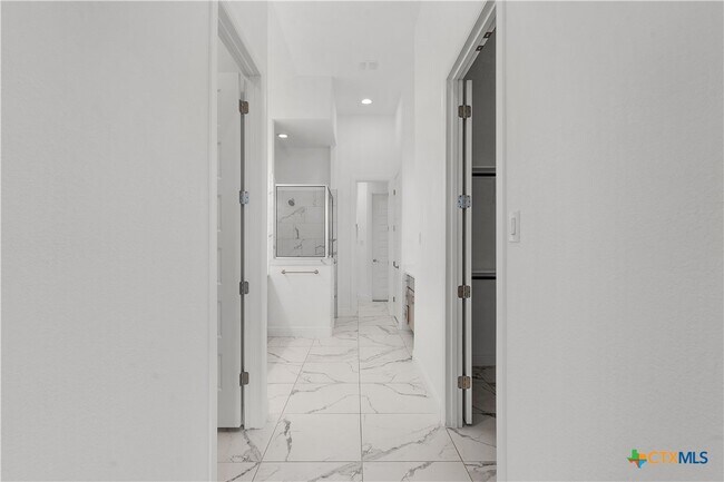Building Photo - 746 Faith Dr