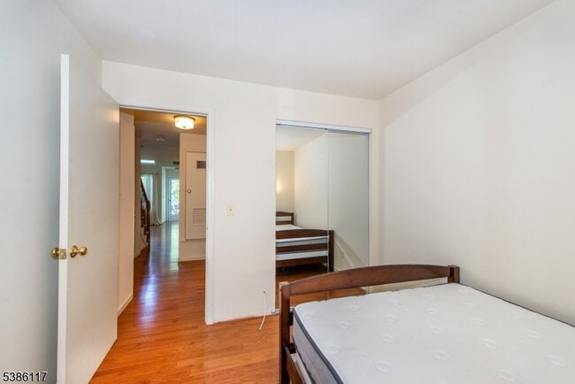Building Photo - 38 Crestmont Rd