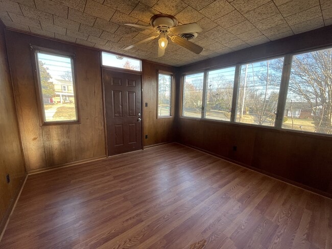 Building Photo - 270 Crescent Ln