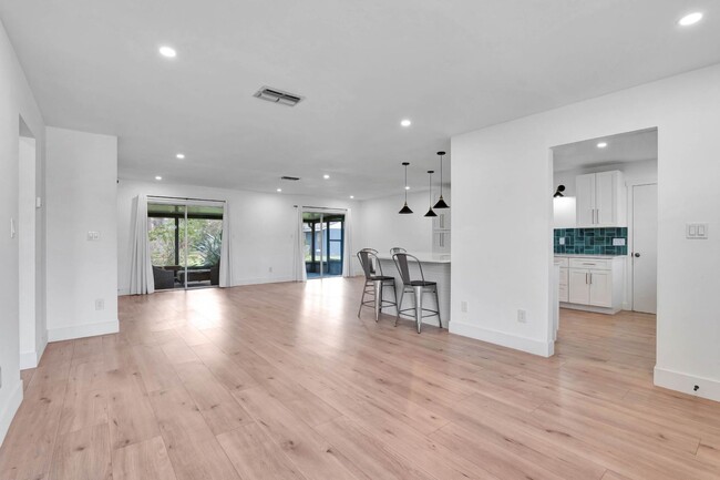 Building Photo - Stunning Renovated Home in Montpelier Vill...