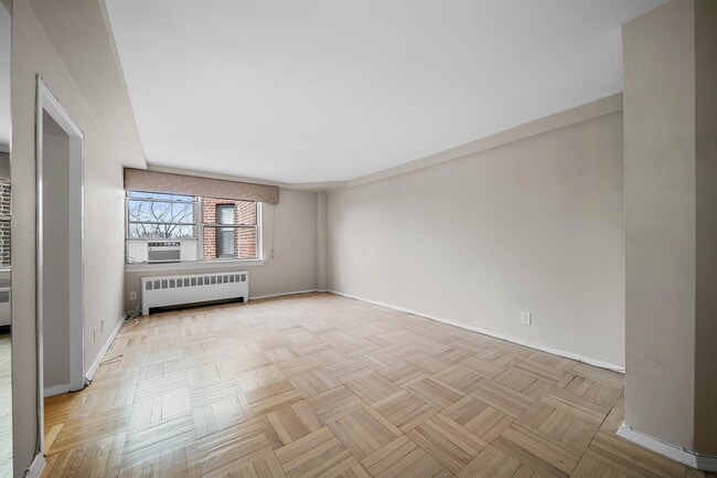 Building Photo - 1450 Palisade Ave