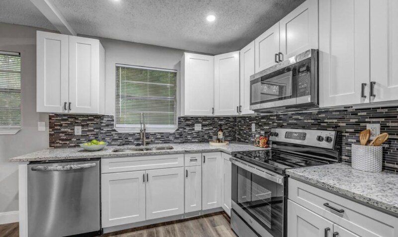 Building Photo - 6906 Bernay Ave