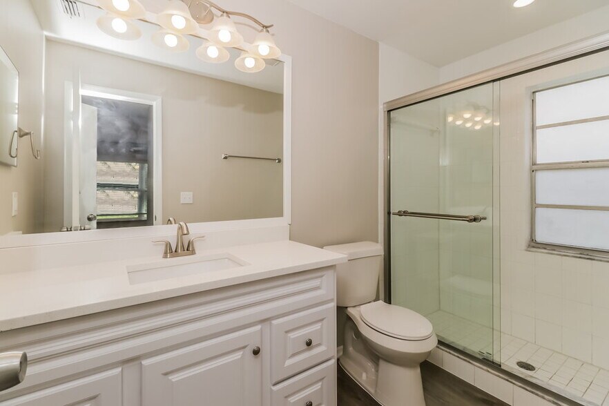 Building Photo - 1526 Baker Rd