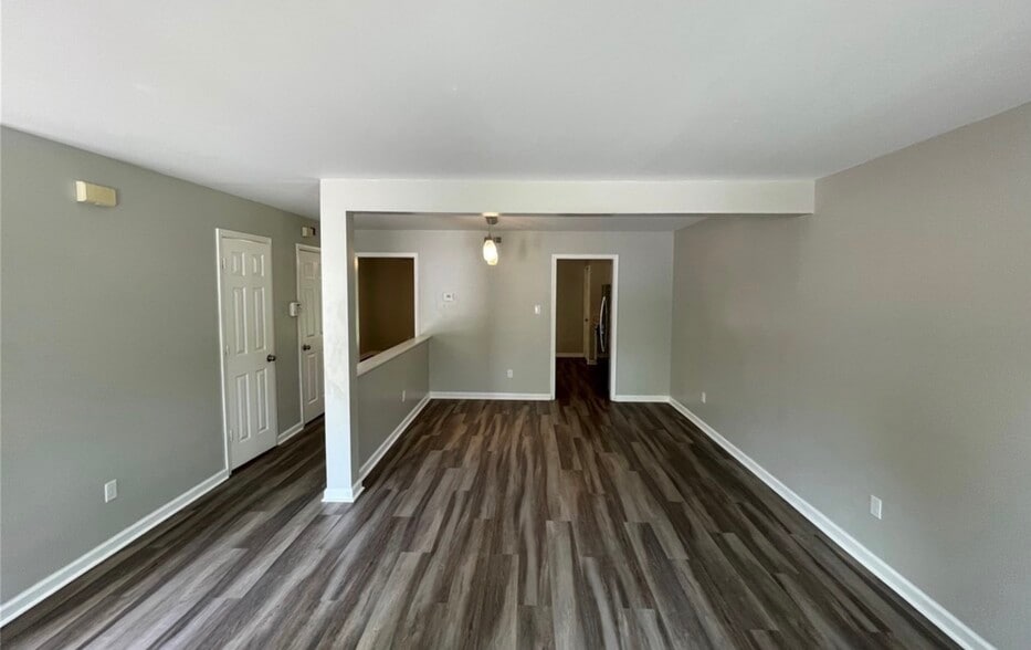 Building Photo - 911 Grayfox Cir