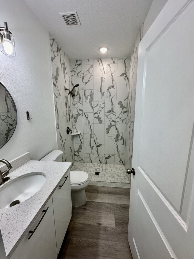Building Photo - SHARING A BEAUTIFUL LARGE HOME