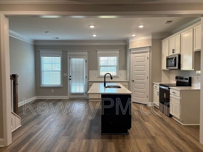 Building Photo - 2076 Denmark Ave SE