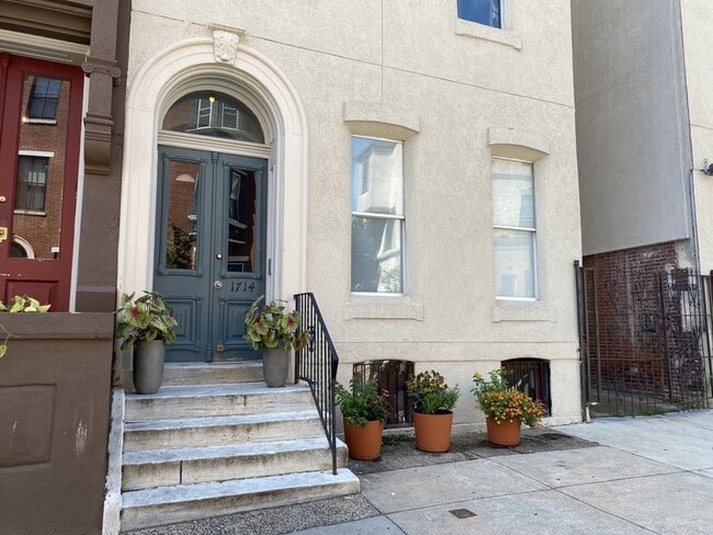 Building Photo - 1712 Mt Vernon St