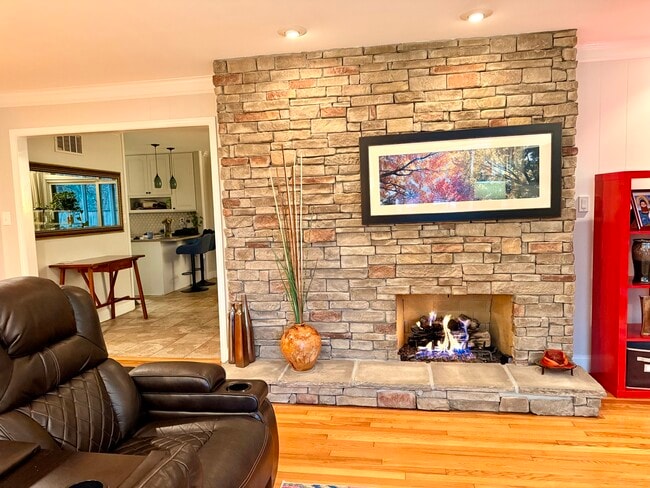 Building Photo - 5200 Skyline Dr