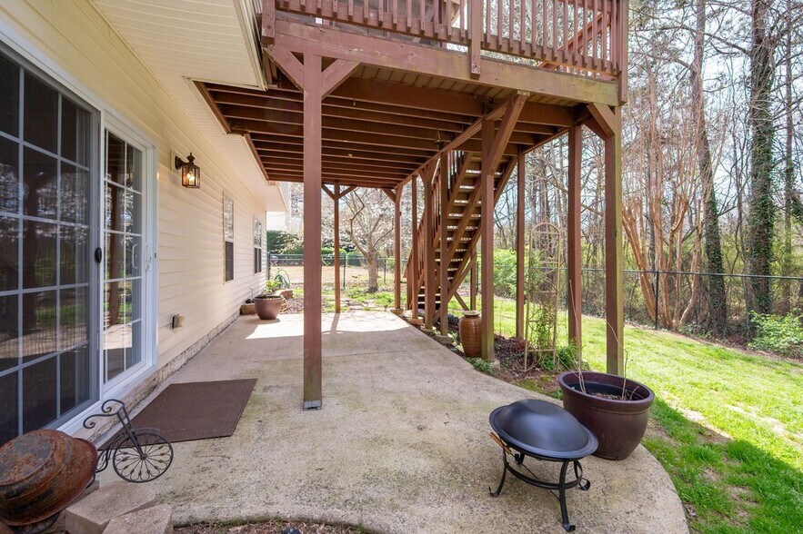 Building Photo - 1083 Soaring Way