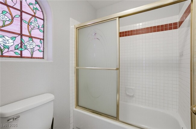 Building Photo - 2001 Madagascar Ln