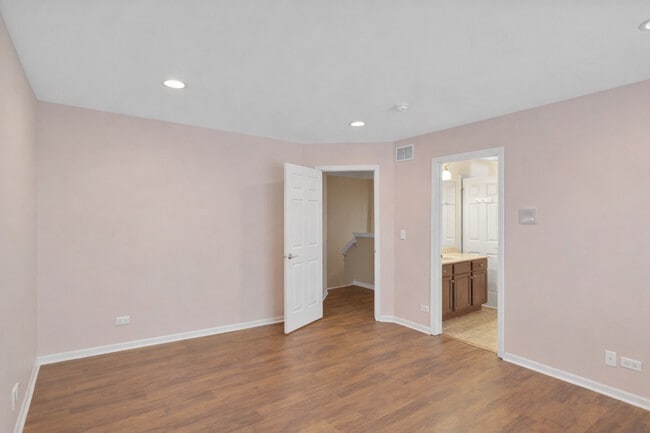 Building Photo - 426 Kingfisher Rd