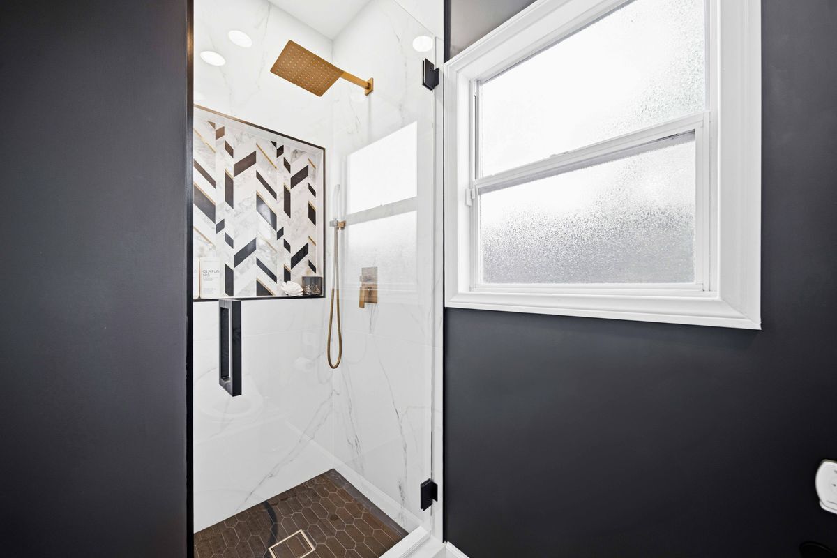 Building Photo - 33 Coastal Oak