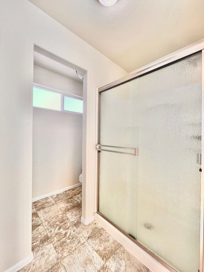 Building Photo - Spacious 3 Bedroom, 2.5 Bathroom Just South of Loveland