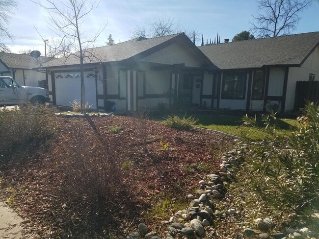 Primary Photo - Lovely Roseville Home Close to School, Sho...