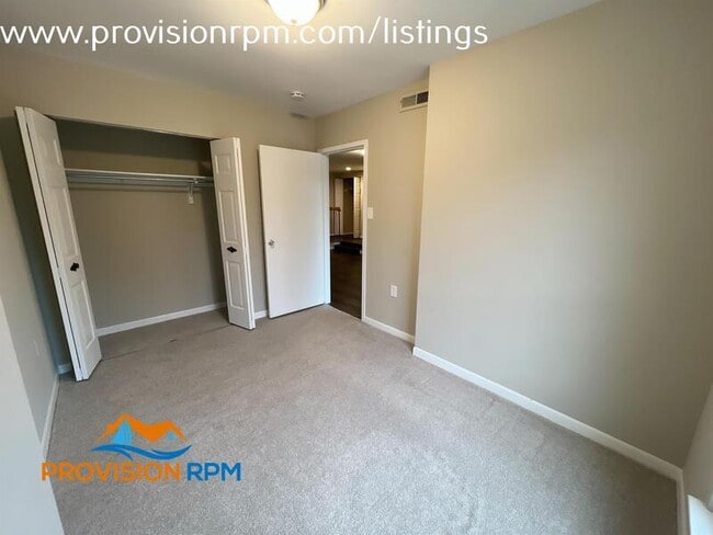 Building Photo - 16 Silverwood Cir