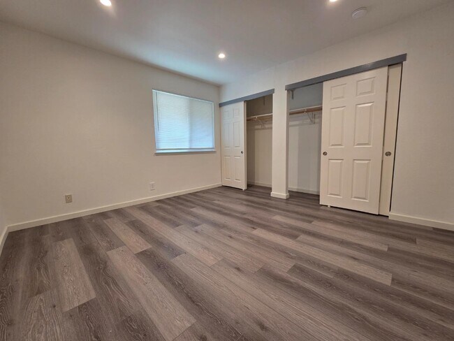 Building Photo - 2201 Monroe St