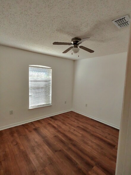 Building Photo - 19 Leidel Dr