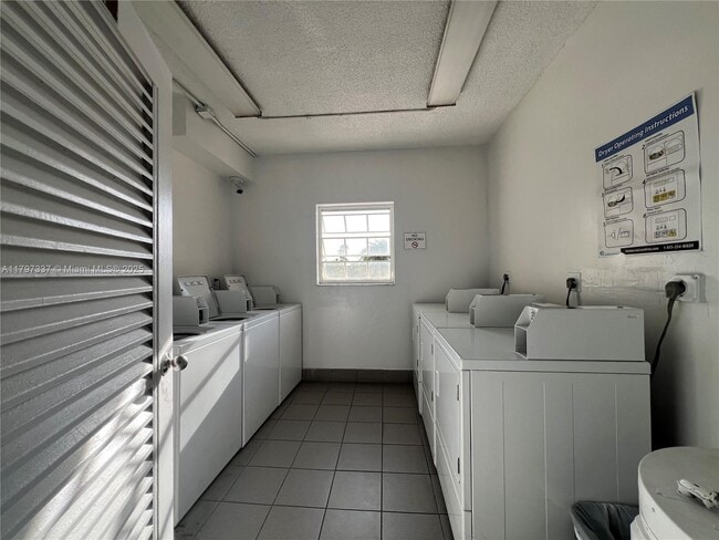 Building Photo - 21121 SW 85th Ave