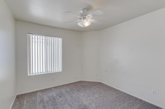 Building Photo - 4565 W Joshua Blvd