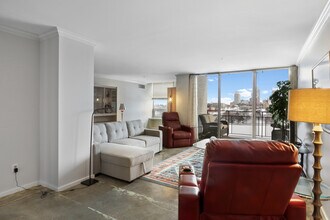 Building Photo - 3000 Farnam St